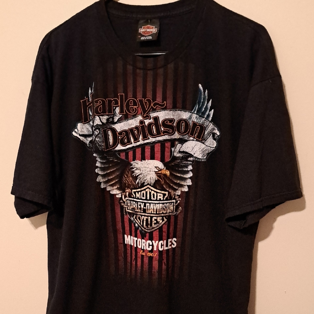 Harley-Davidson Black and Red Eagle T-Shirt.  Size XL